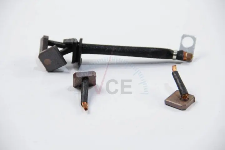 Фото 1 - Щетки стартера к-кт 1+2 шт 17.5*18*4.5 PowerMax 81014493 Щетки стартера к-кт 1+2 шт 17.5*18*4.5 PowerMax 81014493 (фото 1)