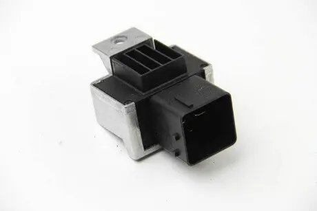 Реле свечей накаливания RENAULT 8200859243