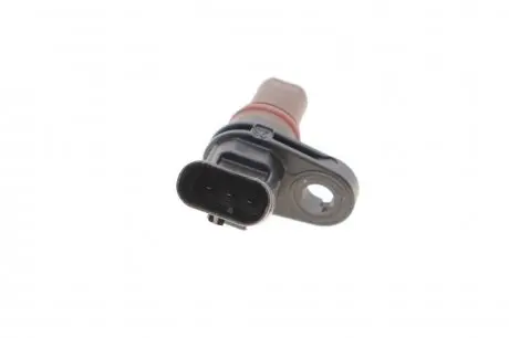 Датчик частоты вращения кпп vw caddy 1.0-1.4tsi/1.6/2.0tdi 04- (внутри oe vag) ROTWEISS 02T906207D