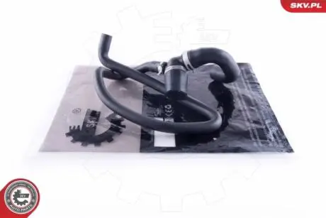 Патрубок системи охолодження (нижній) opel astra gh zafira 1.6/1.8 00- Skv Germany 24SKV360