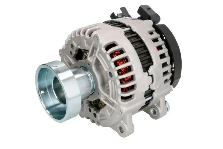 Генератор (12В, 120А, восстановлен) CITROEN C4, C4 I, C5 II, C8, XSARA PICASSO, MITSUBISHI LANCER VIII, PEUGEOT 206, 307, 407, 408, 607, 807, EXPERT, PARTN 1.4-2.2 02.00- Stardax STX100195R (фото 1)