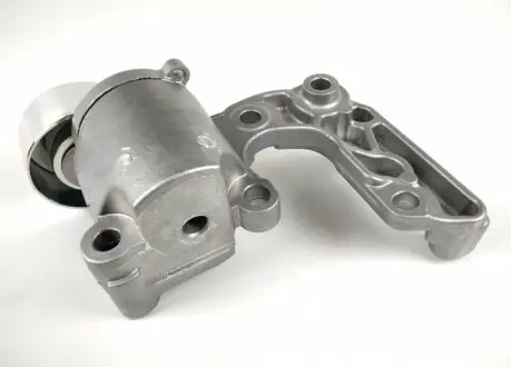 Натяжитель приводного ремня. TOYOTA 16620-31051