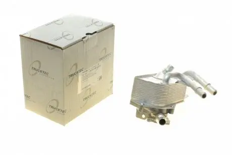 Радиатор масляный bmw 3 (e90) 06-11 n54/n55 TRUCKTEC AUTOMOTIVE 08.25.069