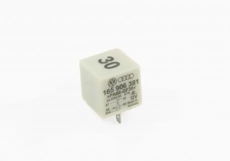 Реле топливного насоса VAG 165906381