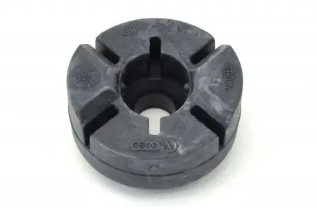 Радиатор охлаждения двигателя VAG 4H0121276