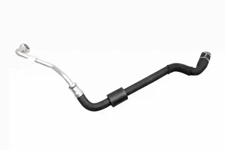 Фото 1 - Патрубок радиатора (от турбокомпрессора до водяной трубки) AUDI A3, Q3, TT, SEAT ALHAMBRA, ALTEA XL, LEON, SKODA OCTAVIA II, SUPERB II, VW BEETLE, CC B7, EOS, GOLF V AXX-CPSA 09.04-1 VAICO V106909 Патрубок радиатора (от турбокомпрессора до водяной трубки) AUDI A3, Q3, TT, SEAT ALHAMBRA, ALTEA XL, LEON, SKODA OCTAVIA II, SUPERB II, VW BEETLE, CC B7, EOS, GOLF V AXX-CPSA 09.04-1 VAICO V106909 (фото 1)