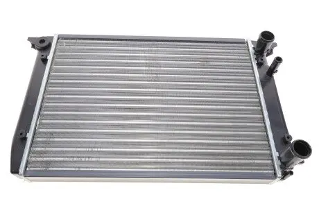 Радиатор охлаждения audi 80 1.6-1.8 -91 Van Wezel 03002028