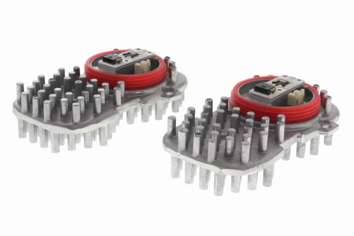 Контроллер фар передн, led (дневные ходовые огни) (f13) 1.5-4.8 03.06-05.21 VEMO V207302051 (фото 1)